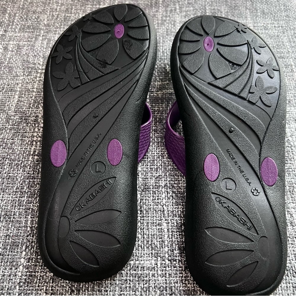 Okabashi Women's Purple Flip Flop Sandals - Picture 2 of 3